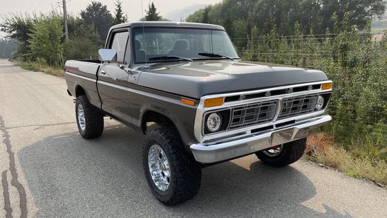 1977 Ford F-150 Custom 4×4 by BaerBronco