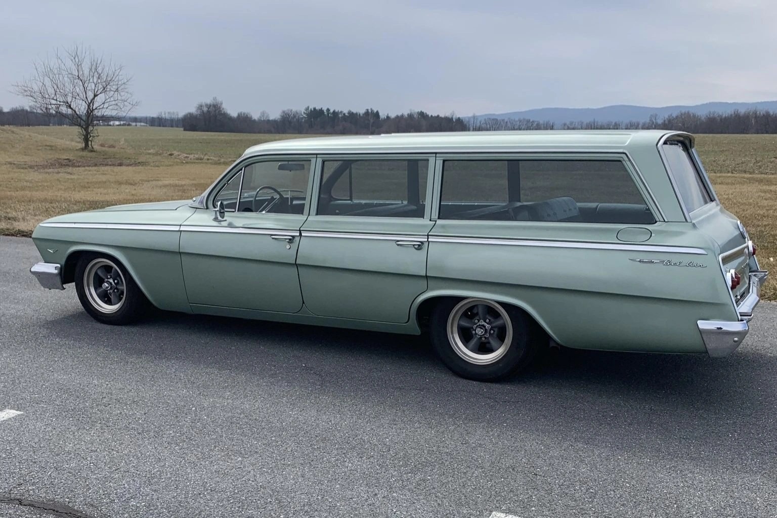 350-Swapped 1962 Chevrolet Bel Air Sleeper Wagon