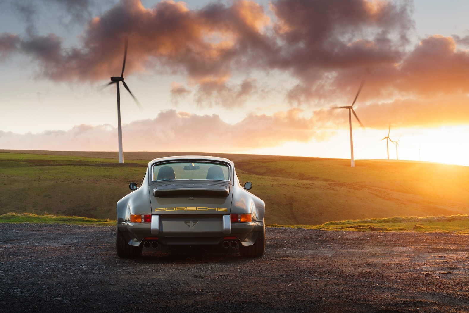 371hp Porsche 911 964 Restomod by Theon Design