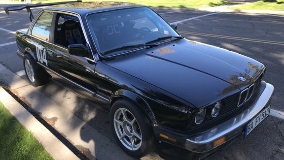 S52-Swapped BMW E30 Track Car