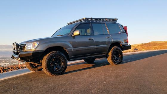 2000 Toyota Land Cruiser UZJ100