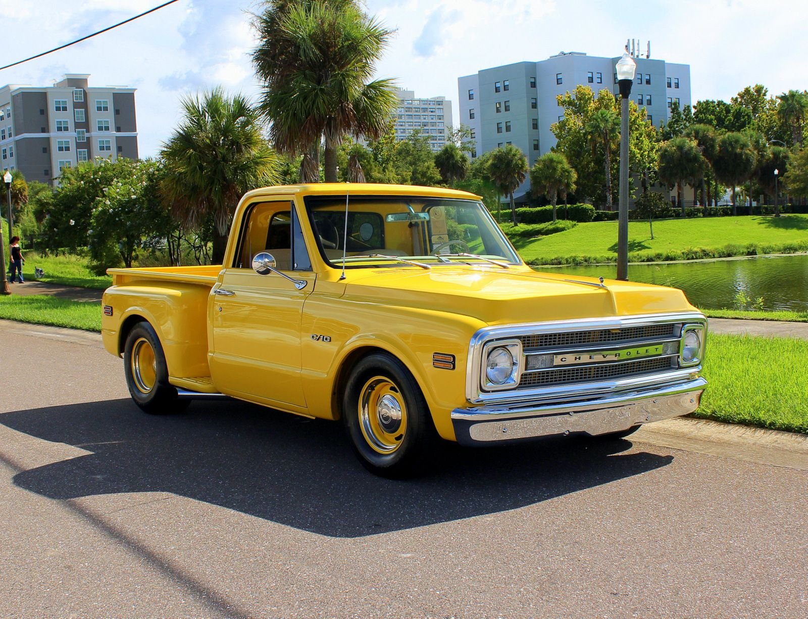 454ci V8 1969 Chevrolet C10 Restomod