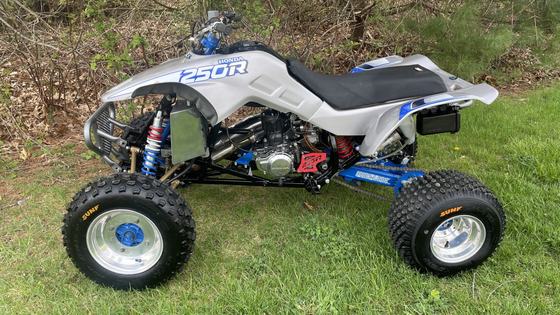 1987 Honda FourTrax 250R by Quadcustomz