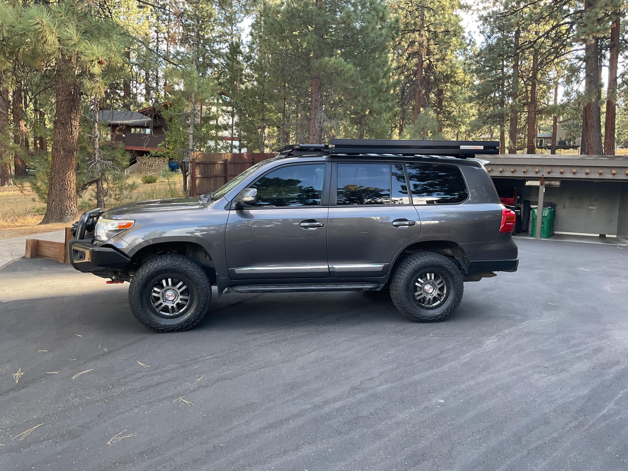 2014 Toyota Land Cruiser URJ200 by ckgreen06