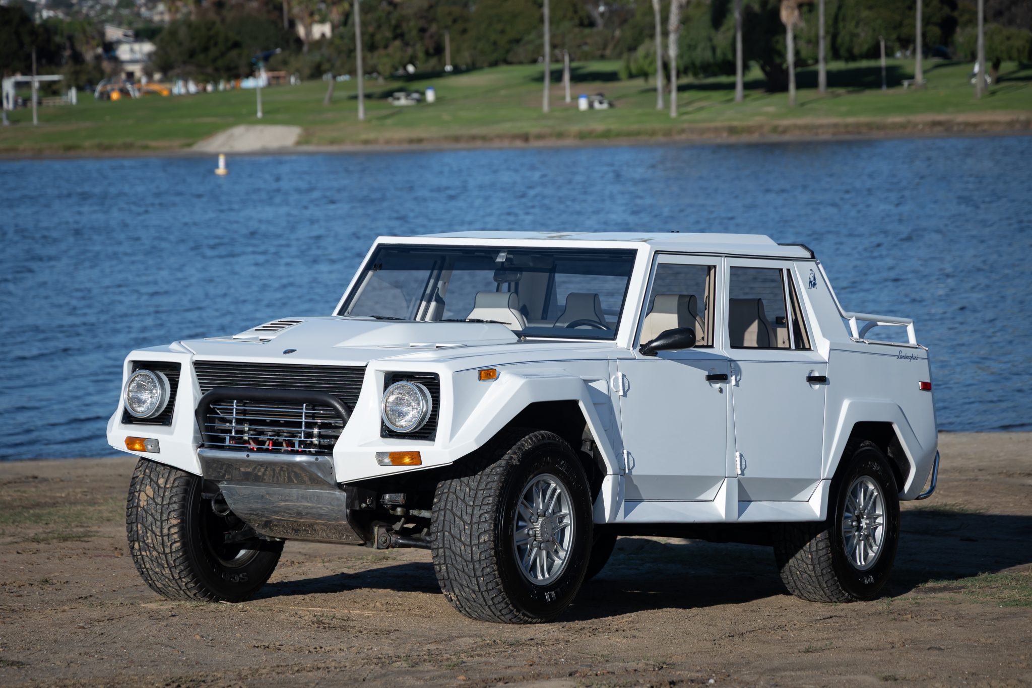1990 Lamborghini LM002 LM/American