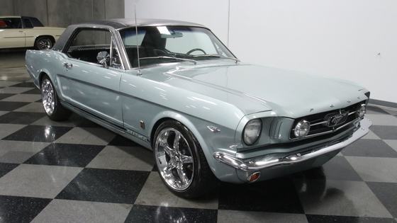 Restomod 1964 Ford Mustang with 351 V8