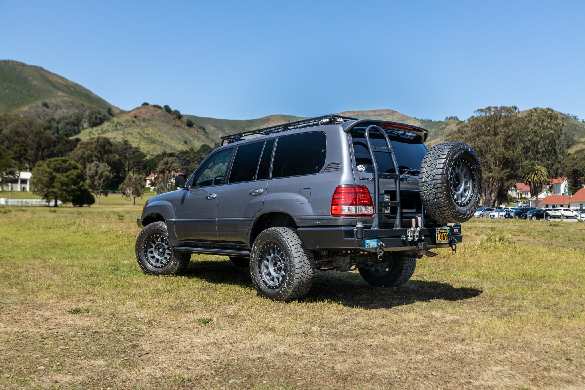 2006 Lexus LX470 by Mudrack Custom Cruisers