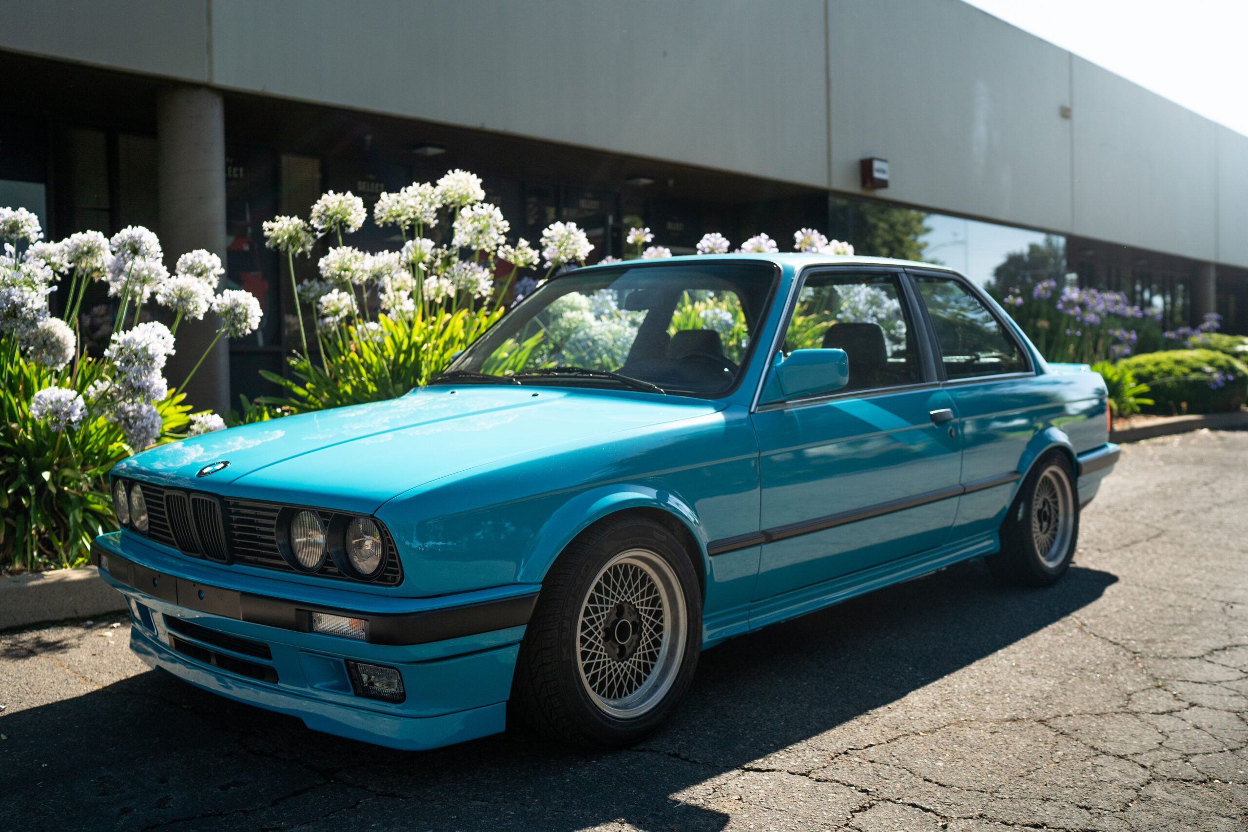 Miami Blue BMW E30 325is by CAtuned