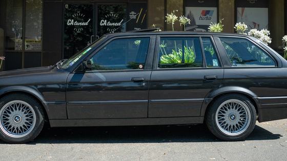 Euro BMW E30 Touring by CAtuned