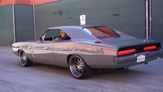 1969 Dodge Charger with 6.1L HEMI V8 Swap