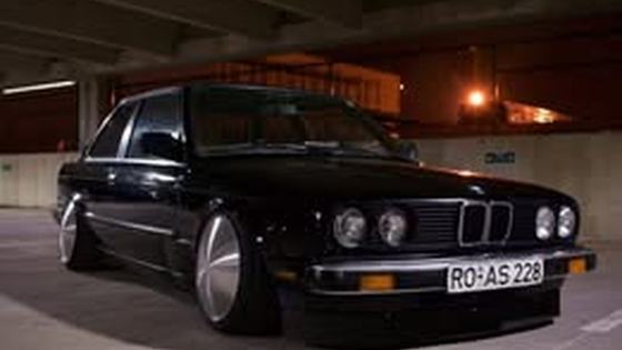 BMW E30 with Mooneyes