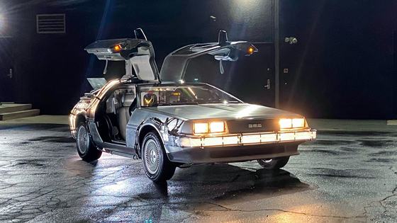 DeLorean DMC-12 Time Machine with Movie Original Parts