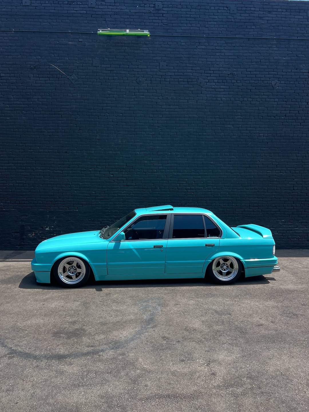 BMW E30 by WIXE