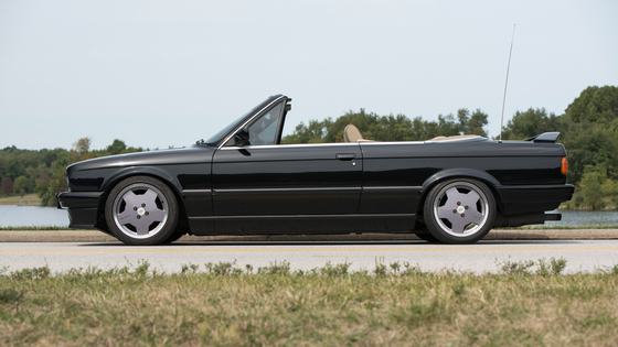 BMW E30 with AMG Monoblock Wheels