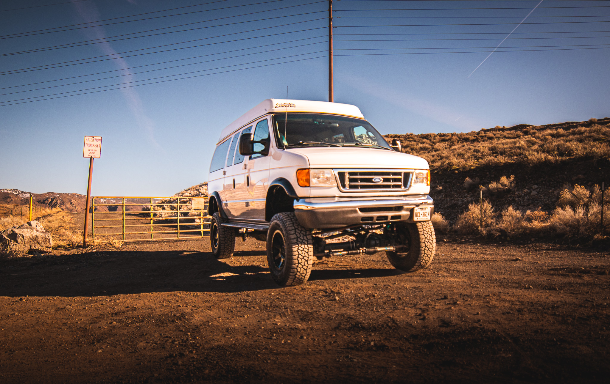 2006 Ford E-350 Super Duty by SpeedAddict502