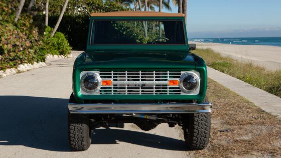 Modified 1977 Ford Bronco with 302ci V8