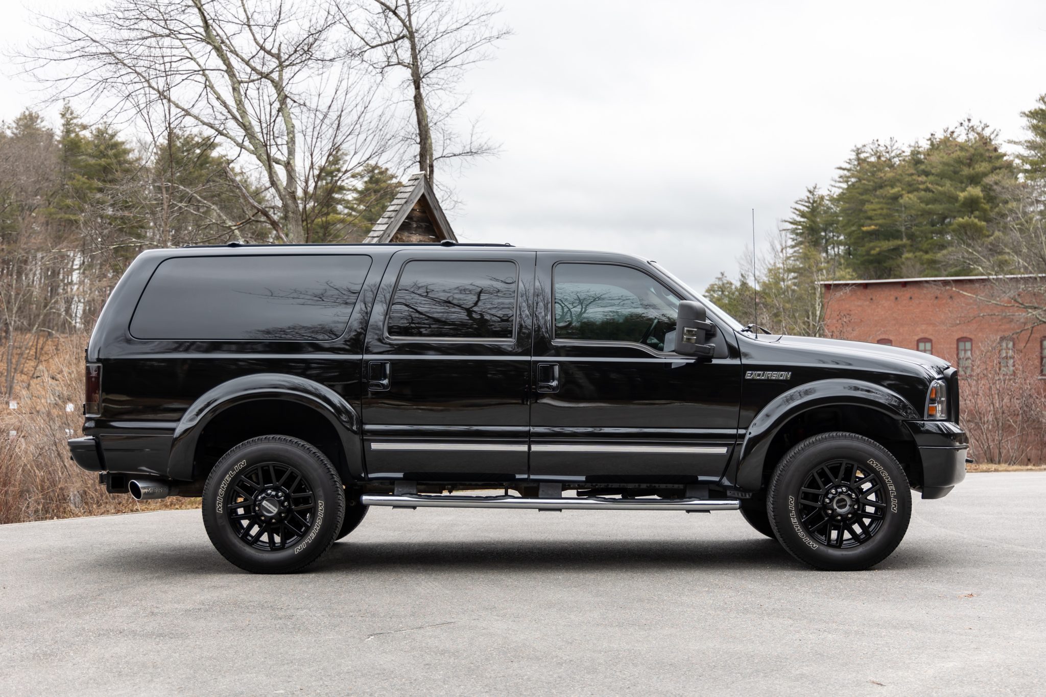 Modified 2005 Ford Excursion Limited Power Stroke 4×4