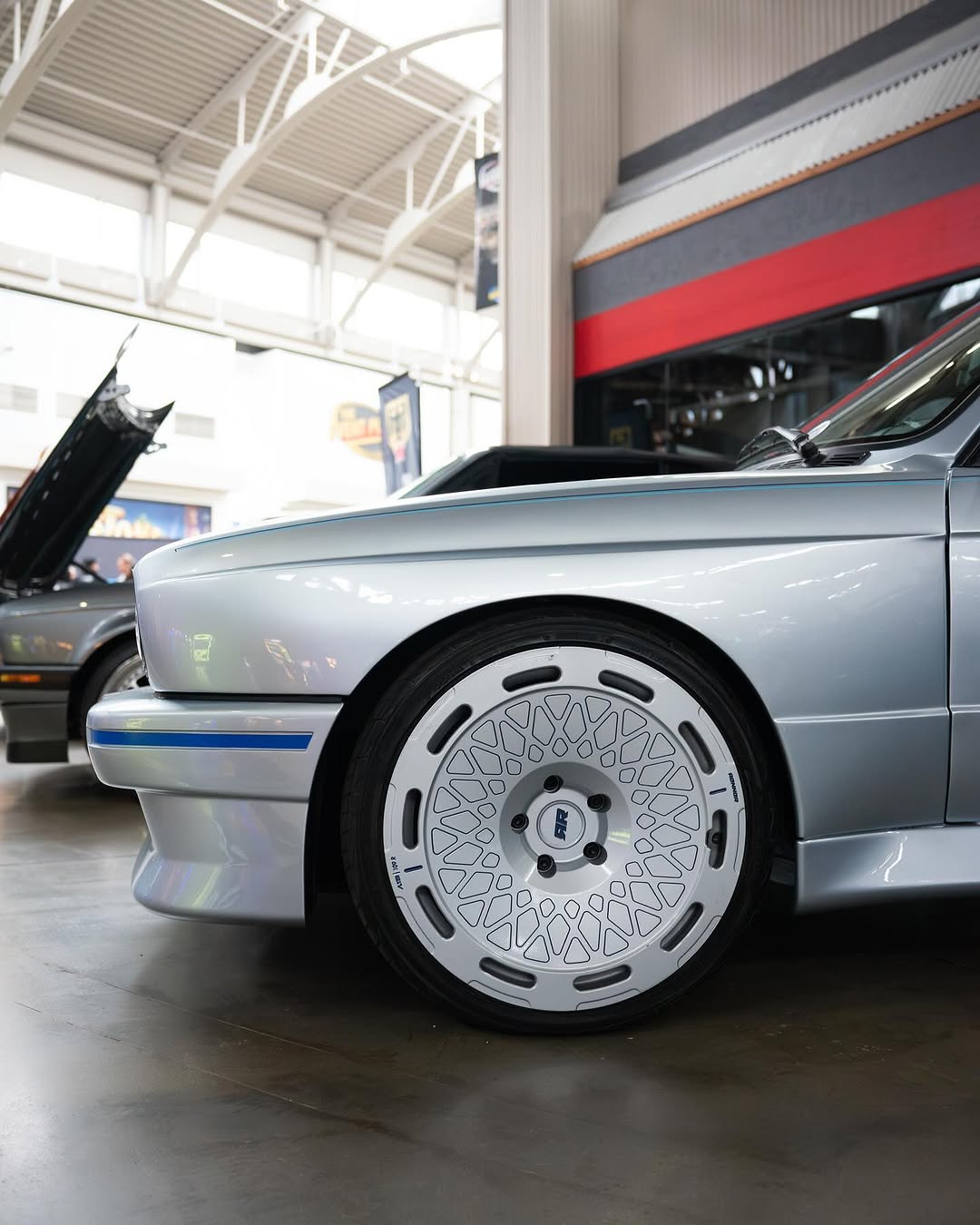 V10-Swapped BMW E30 M3 by Renner