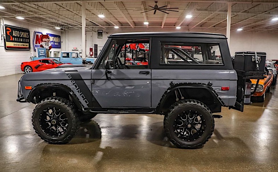 Off-Road-Primed 1976 Ford Bronco