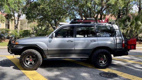 2002 Lexus LX470 by Terry Bravis