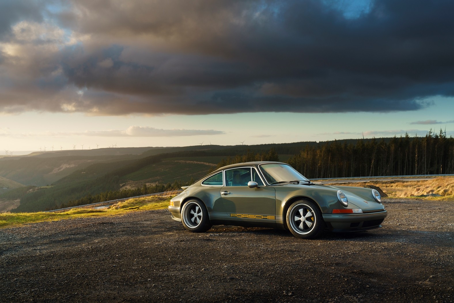 371hp Porsche 911 964 Restomod by Theon Design