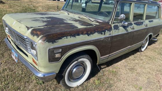 1974 International Harvester Travelall 100 Custom