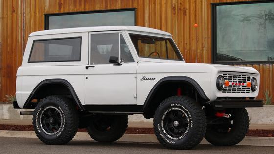 1969 Ford Bronco with 302ci V8 and Lift Kit