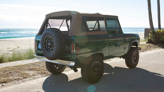 Modified 1977 Ford Bronco with 302ci V8