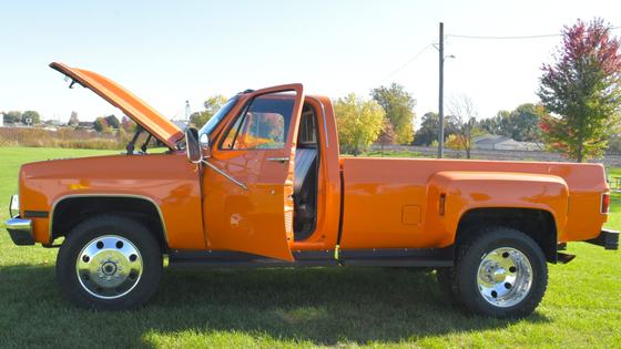 1985 Chevrolet K30 Silverado 4×4 by Stockman Bruce