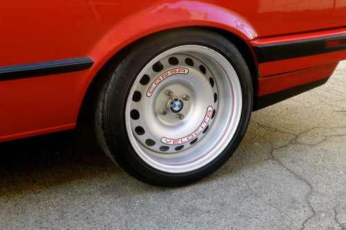 BMW E30 with Corsa GT-200 Series Steelies