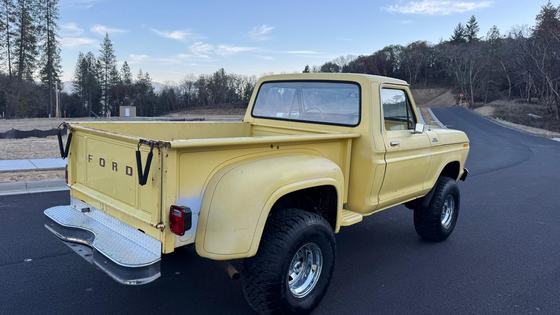 1977 Ford F-150 Custom Flareside 4×4
