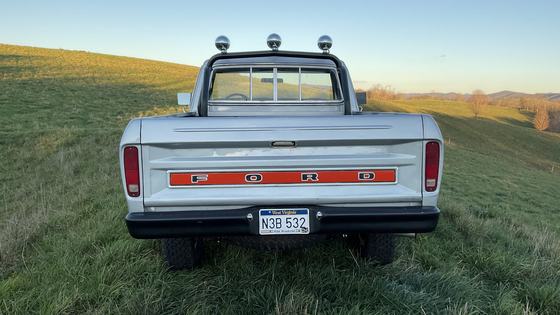 Modified 1976 Ford F-100 Ranger XLT 4×4