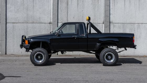 1985 Toyota Pickup Xtracab SR5 4×4 by SOS Customs