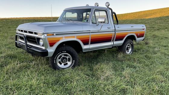 Modified 1976 Ford F-100 Ranger XLT 4×4