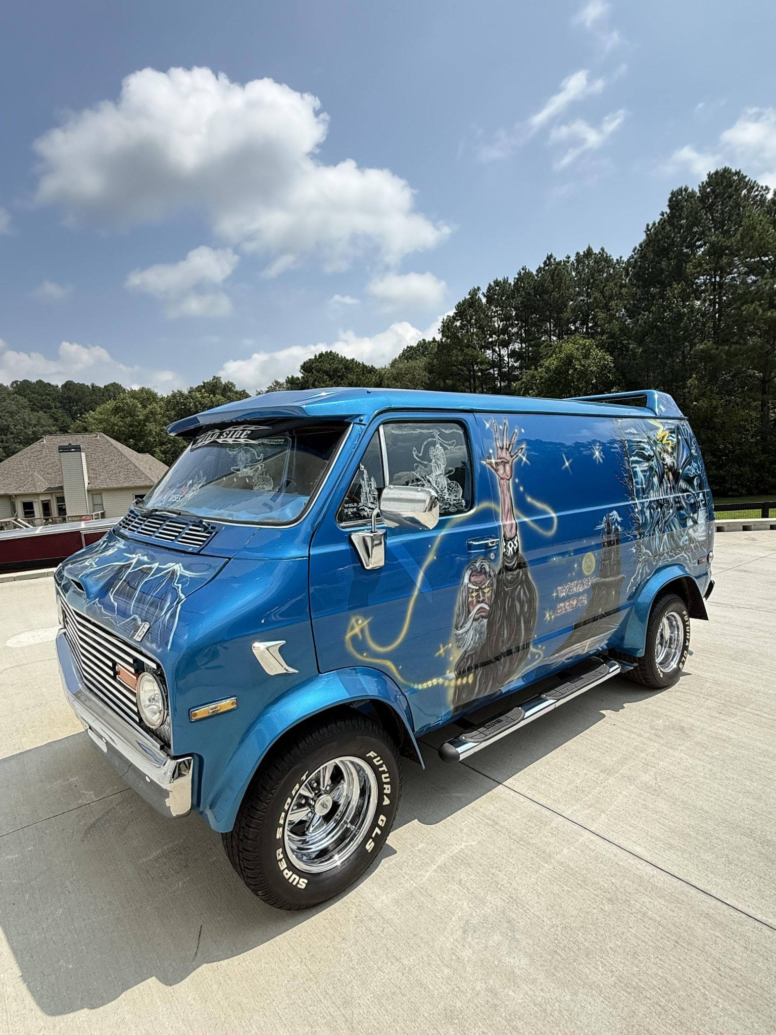 1977 Dodge Tradesman B200 "Wild Side"
