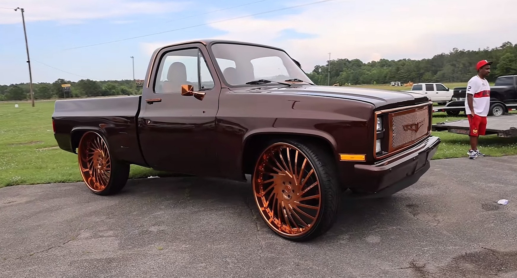 LS-Swapped Chevrolet C10 with 30-Inch Forgiatos