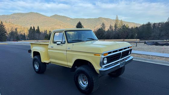 1977 Ford F-150 Custom Flareside 4×4