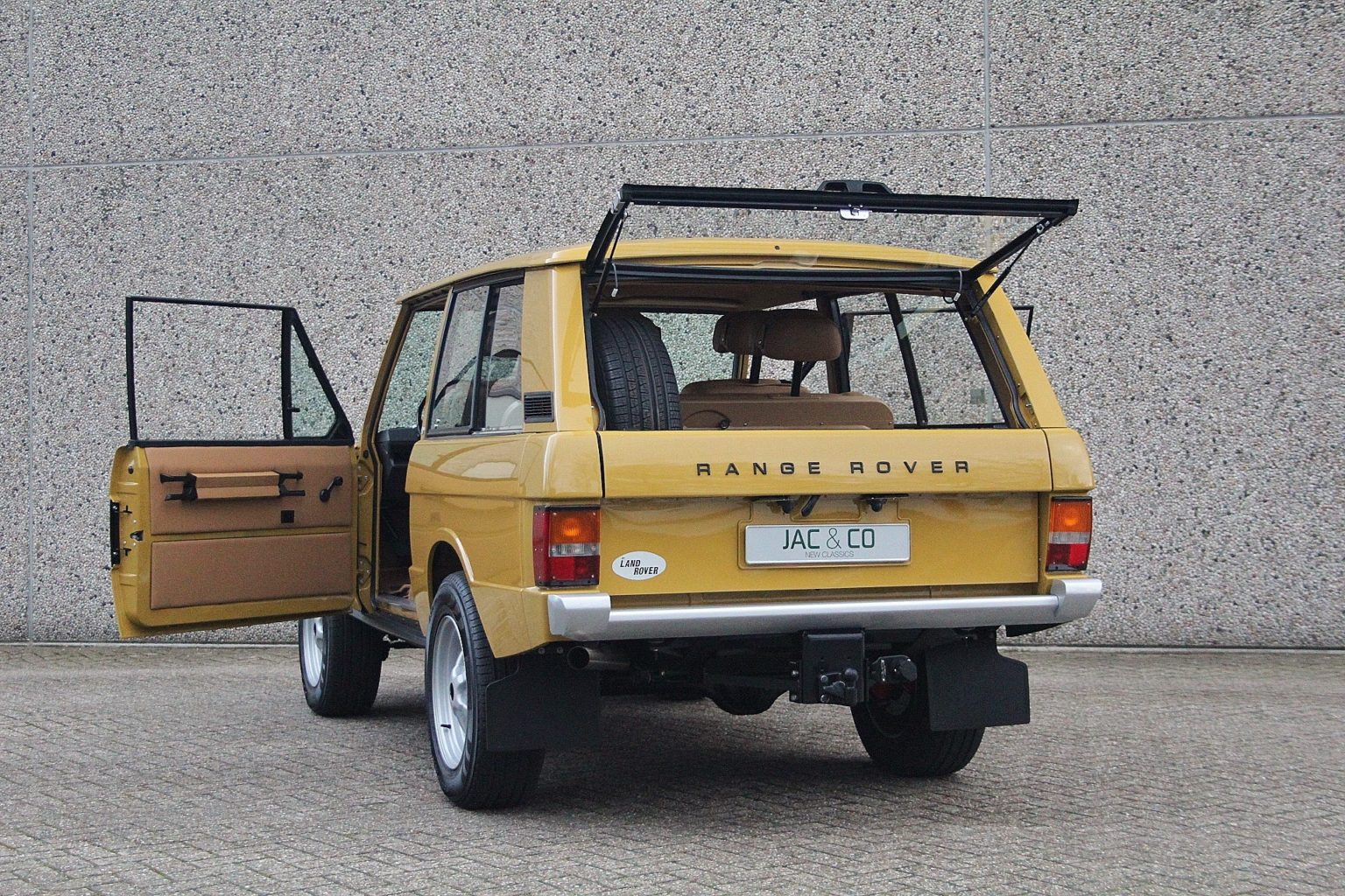 500hp LT1-Powered 1972 Range Rover S1