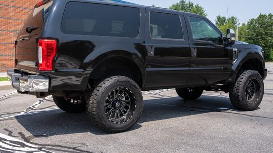 2005 Ford Excursion XLT V10 4×4