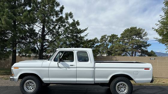 1975 Ford F-250 SuperCab 4×4 by 427cobrasnake