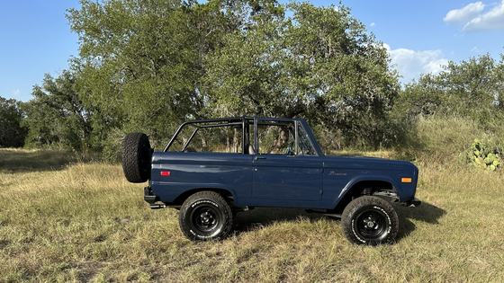1975 Ford Bronco by KrisLH