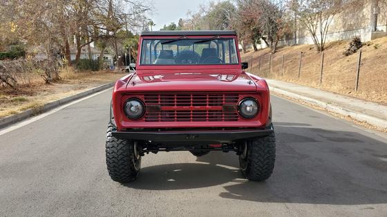1975 Ford Bronco Modified by baderink