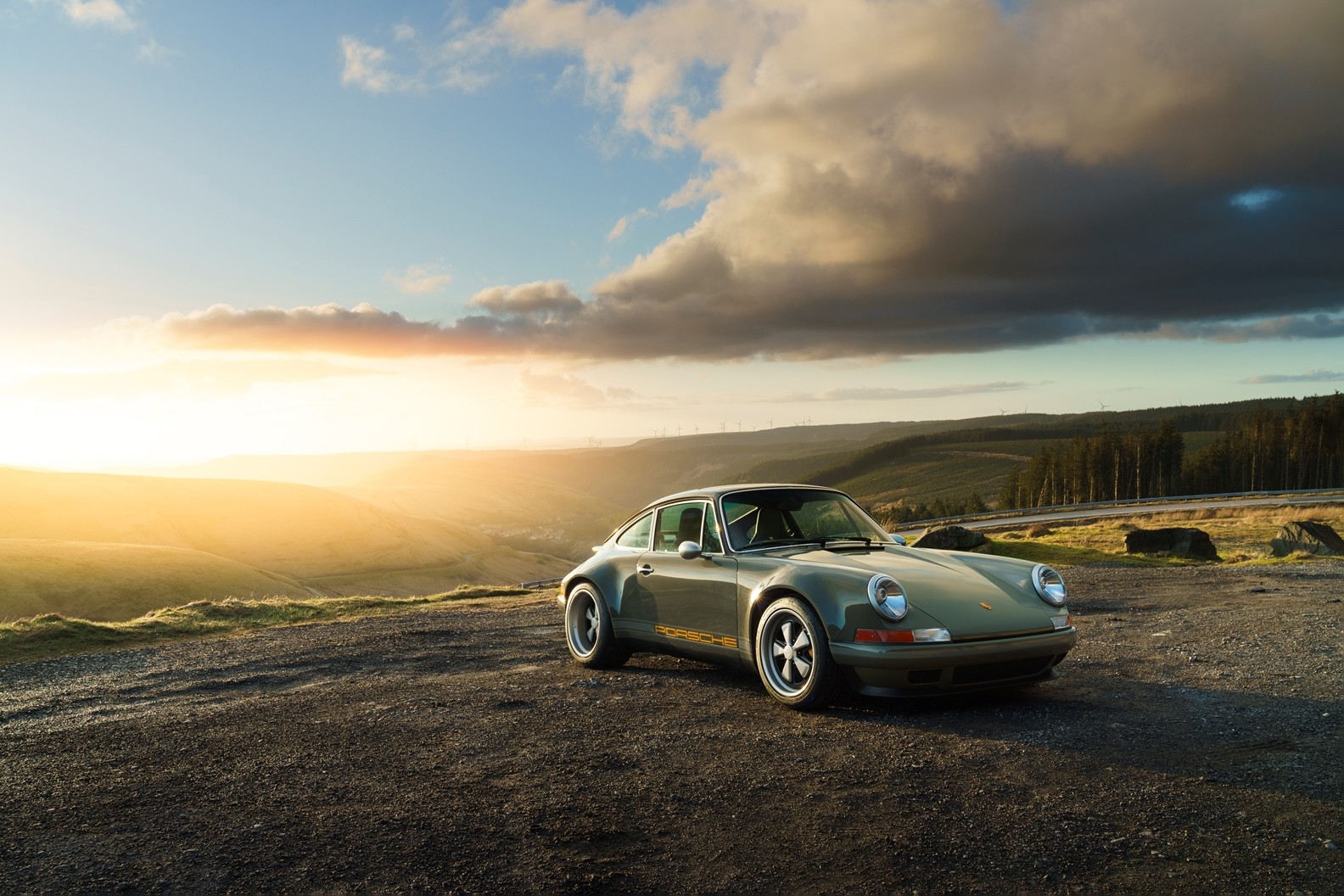 371hp Porsche 911 964 Restomod by Theon Design
