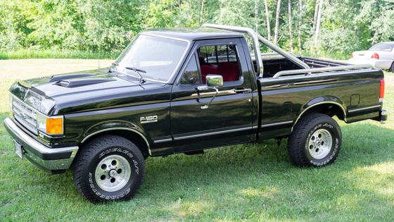 Modified 1987 Ford F-150 XLT Lariat 4×4