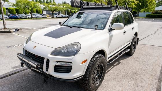 2010 Porsche Cayenne GTS by Mastermind604