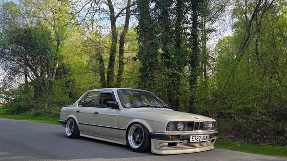 Zender BMW E30 Sedan