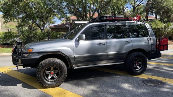 2002 Lexus LX470 by Terry Bravis