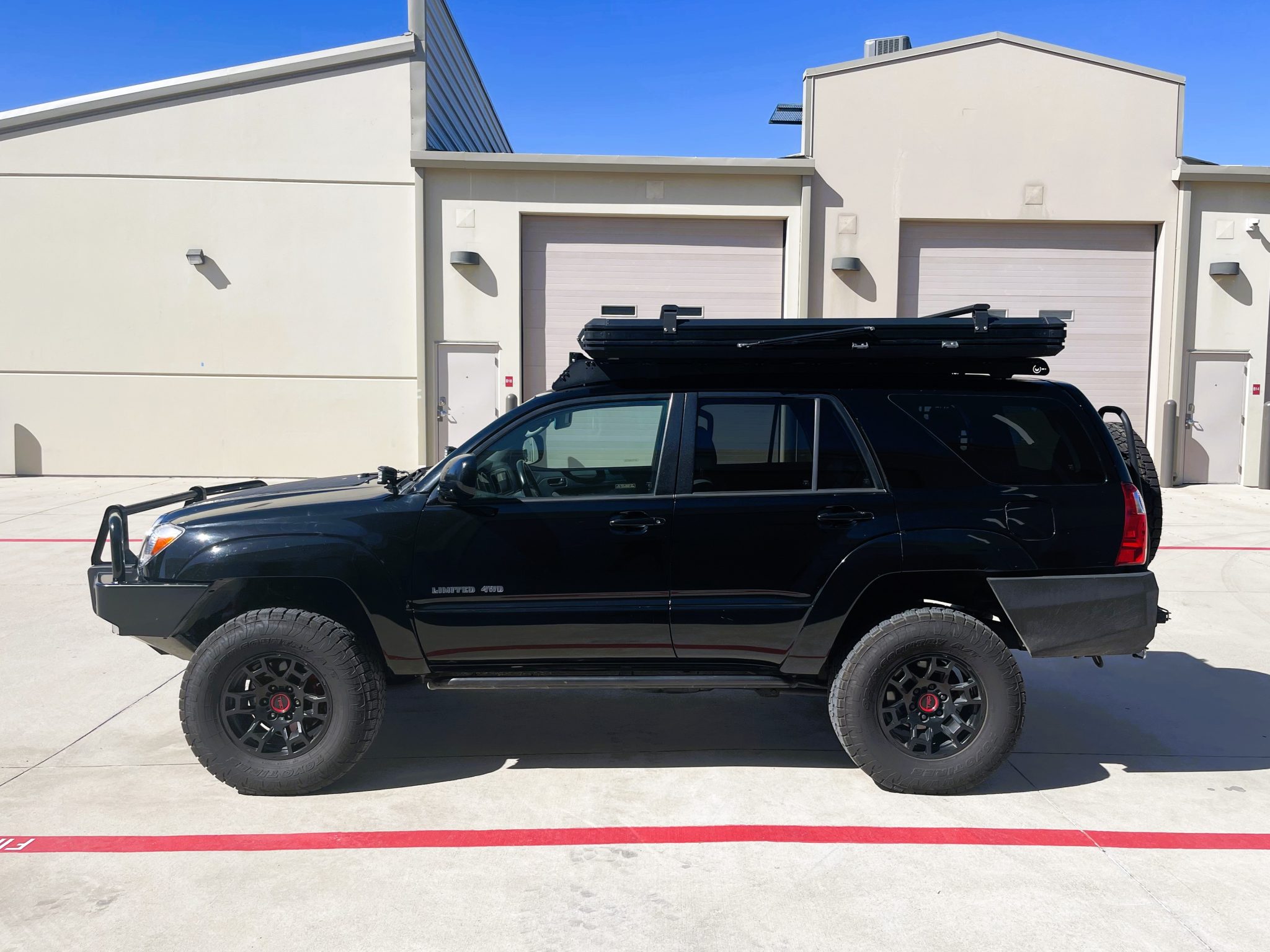 Modified 2005 Toyota 4Runner Limited V8 4WD