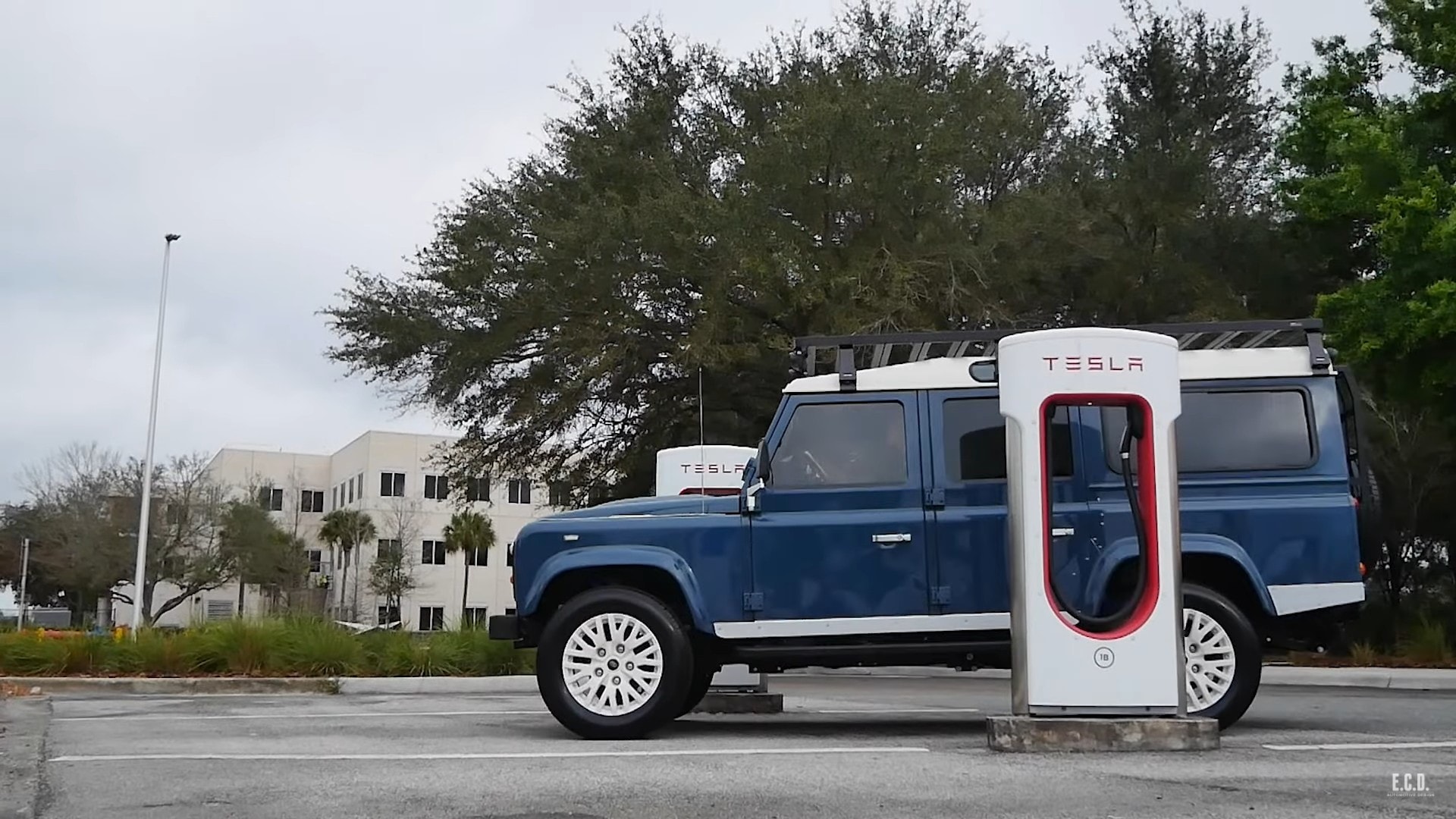 Tesla 450hp Land Rover Defender 110 by ECD