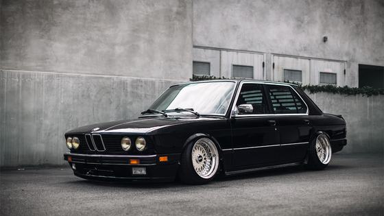 BMW E28 by Riley Stair